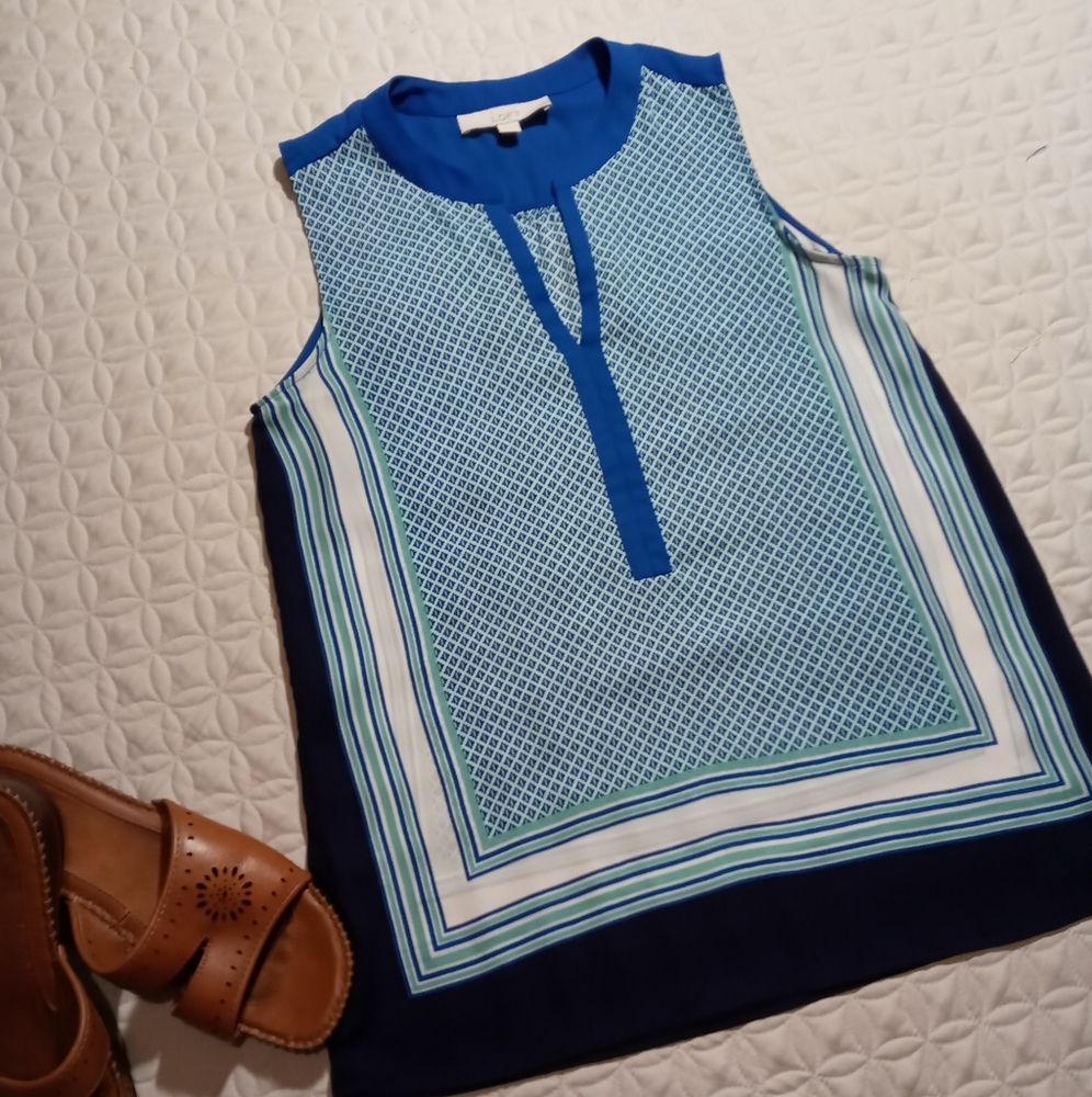 Loft💗Sleeveless V-neck Top